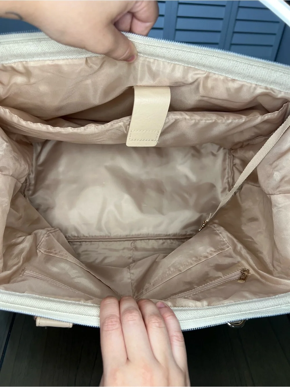 Beis Mini Weekender in Beige